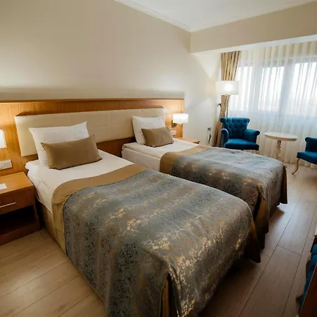 Отель Patalya Lakeside 4*