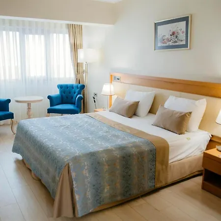 Отель Patalya Lakeside 4*